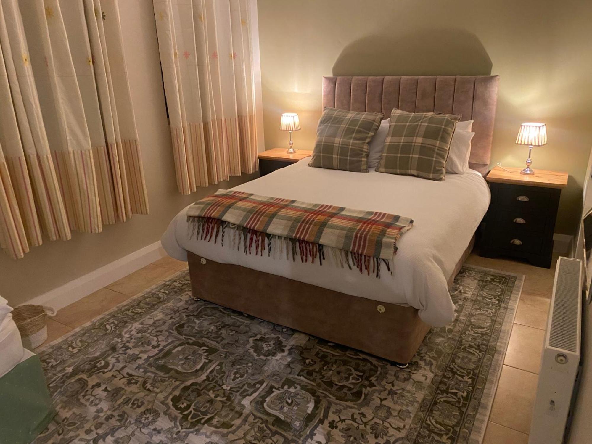 Luxury Country Escape Lägenhet Ennis Exteriör bild
